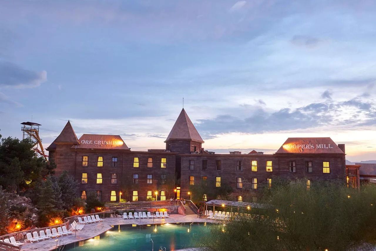 HOTEL GOLD RIVER